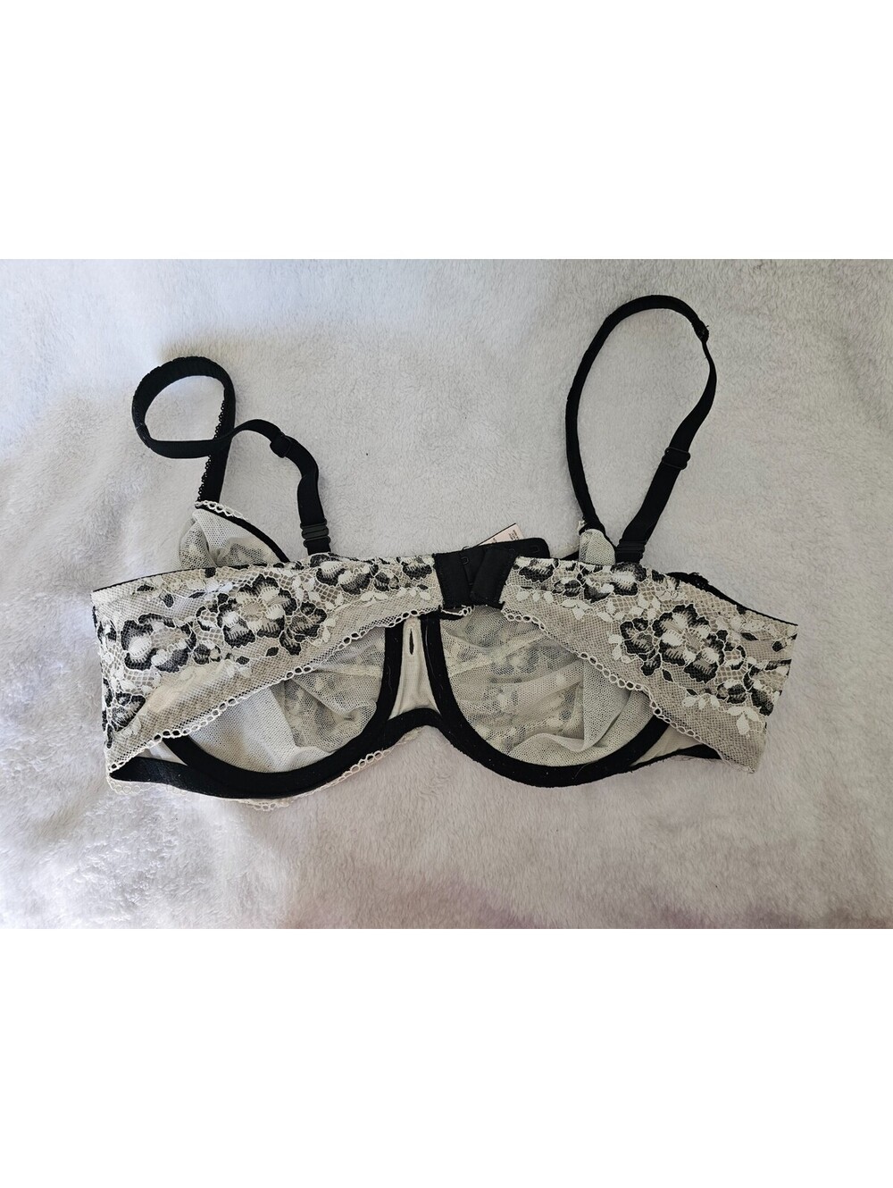 Women's Victoria's Secret Floral Lace Bra Underwire Size 38C Unlined Demi - Picture 5 of 16